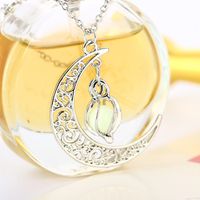 Hot Sale Moon Luminous Fashion Luminous Pendant Necklace Wholesale main image 3