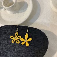 Boucles D&#39;oreilles Simples Creuses Asymétriques New Korea Flower main image 4