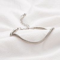 Mode Nouveau Bracelet Ouvert Chaîne En Métal Simple Pour Les Femmes En Gros main image 4