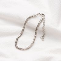 Mode Nouveau Bracelet Ouvert Chaîne En Métal Simple Pour Les Femmes En Gros main image 5