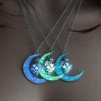 Fashion Hot Sale Moon Represents My Heart Luminous Necklace Heart Pendant Wholesale Nihaojewelry main image 3