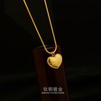 Fashion Wave Side Small Peach Heart Love-shaped Titanium Steel Pendant Clavicle Necklace main image 4