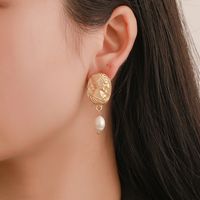 New Fashion Hollow Simple Geometric Freshwater Pearl Metal Earrings main image 5