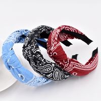 New Knitted Retro Baroque Cashew Flower Headband Ethnic Style Cross Headband Hair Accessories main image 2