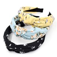 The New Spring And Summer Retro Knotted Flower Thin Section Fabric Cross Headband Wholesale main image 6
