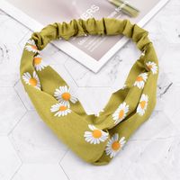 New Korean Small Daisy Headband Silk Flower Cross Women's Headband Hair Accessories main image 3