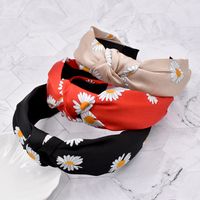 New Small Daisy Hair Band Fabric Flower Wide-sided Knotted Headband Wholesale main image 1