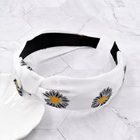 New Small Daisy Hair Band Fabric Flower Wide-sided Knotted Headband Wholesale main image 3