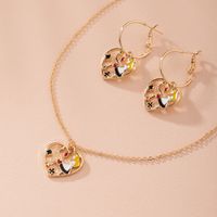 Fashion Exaggerated Ethnic Portrait Style Metal Stitching Combination Alloy Necklace Earrings Set Wholesale main image 5