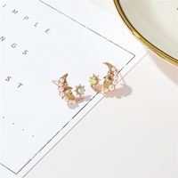 New Baroque Small Fresh Pearl Sun Sweet Simple Moon Face Alloy Earrings For Women main image 3