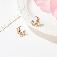 New Baroque Small Fresh Pearl Sun Sweet Simple Moon Face Alloy Earrings For Women main image 5