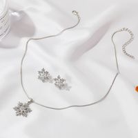 New Simple Micro-inlaid Diamond Snowflake Pendant Necklace Snowflake Earrings Set main image 5