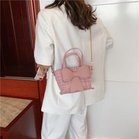 New Summer Fashion Bow-knot Plaid Korean Wild Woven Chain One-shoulder Messenger Handbag For Women main image 5
