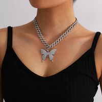 Fashion Micro-inlaid Rhinestone Geometric Fashion Simple Big Butterfly Alloy Necklace main image 3