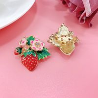 New Popular Painted Drip Enamel Fruit Strawberry Brooch All-match Brooches Wholesale main image 4