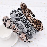Leopard Print Snakeskin Print Rabbit Ears Fabric Wide Brim Knotted Leopard Print Headband Wholesale main image 1
