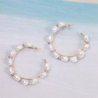 Exaggerated Woven Pearl Geometric C-shaped Simple Beaded Earrings  Wholesale main image 3