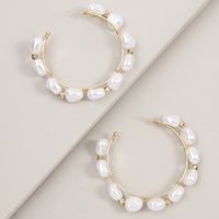 Exaggerated Woven Pearl Geometric C-shaped Simple Beaded Earrings  Wholesale main image 4