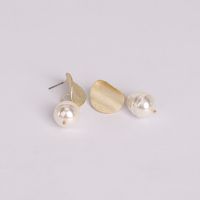 Matte Texture Metallic Alloy Stud Earrings Freshwater Pearl Minimalist Retro Dongdaemun Same Product Earrings For Women sku image 2