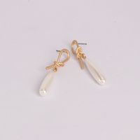 Matte Texture Metallic Alloy Stud Earrings Freshwater Pearl Minimalist Retro Dongdaemun Same Product Earrings For Women sku image 3