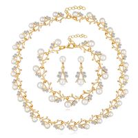 Europäische Und Amerikanische Kreative Neue Perlenkette Set Legierung Diamant Halskette Ohrringe Armband Braut Dreiteiliges Set Auf Lager sku image 1