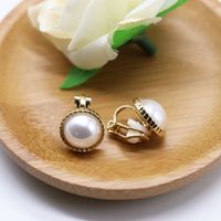Factory Supply Silver Pearl Stud Earrings White Round Pearl Stud Earrings Lace Small Japanese And Korean Silver Stud Earrings sku image 1