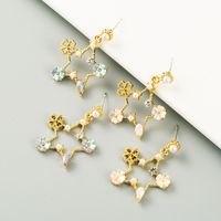 Korea's Exquisite Star S925 Silver Needle Alloy Inlaid Pearl Flower Earrings Wholesale main image 1