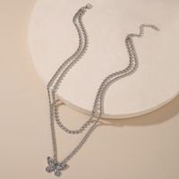 Retro Geometrische Dreidimensionale Halskette Frauen Beliebte Kreative Hohle Schmetterlingskette main image 4