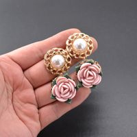 Nouvelle Européen Et Américain De Mode Baroque Boucles D'oreilles Croix En Céramique Fleur Boucles D'oreilles Avec Diamants Même Style Étoiles Boucles D'oreilles sku image 1