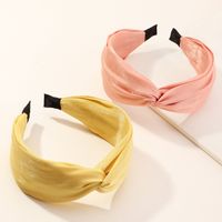 New Retro Fashion Cross Wide Side Knotted Pure Color Fabric Pearl  Hairband main image 4