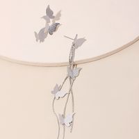 Koreanische Verspielte Und Niedliche Schmetterlings Asymmetrische Ohrringe Weibliche Trend Ige Ins Netto-promi-temperament Lange Schmetterlings-quaste Ohrschmuck main image 3