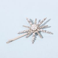 New Fashion Retro Flower Pearl Hairpin Creative Light Star Rhinestone Hairpin Wholesale main image 4
