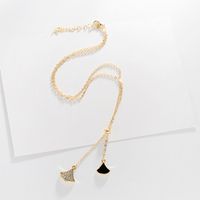 Korean Version Of The Small Skirt Sweet Wild Fan-shaped Clavicle Chain Mother-of-pearl Pendant Women's Necklace sku image 1