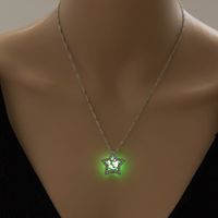 Mode Nouveaux Bijoux Cinq Branches Étoile Ange Diamant Pendentif Collier En Alliage Lumineux main image 3