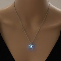 Mode Nouveaux Bijoux Cinq Branches Étoile Ange Diamant Pendentif Collier En Alliage Lumineux sku image 2