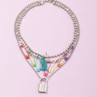 Collier De Verrouillage De Perle De Chaîne De Clavicule En Alliage De Broche De Couleur À La Mode Pour Les Femmes sku image 1