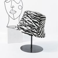 Fashion Adjustable Zebra Pattern Korean Wild Sunscreen Retro Cover Face Bucket Hat sku image 2