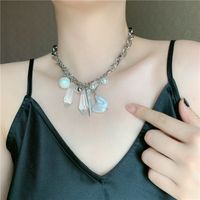 Fashion Short Exaggerated Fashion Thick Chain Pearl Crystal Pendant Clavicle Chain Necklace For Women main image 3