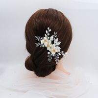 Fashion Handmade Pearl Hair Comb Alloy Leaf Headdress Bridal Wedding Jewelry main image 4