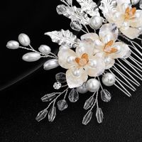 Fashion Handmade Pearl Hair Comb Alloy Leaf Headdress Bridal Wedding Jewelry main image 5