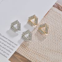 Pendientes De Aleación Pequeños Salvajes Coreanos De Triángulo Simple De Diamante Completo De Moda Para Mujeres main image 3