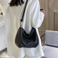 Korean Fashion Dumpling Messenger Bag Wholesale sku image 3