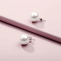 Hot Selling Fashion Imitation Pearl Simple Earrings Wholesale main image 1