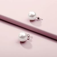 Hot Selling Fashion Imitation Pearl Simple Earrings Wholesale main image 2