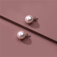 Hot Selling Fashion Imitation Pearl Simple Earrings Wholesale main image 3