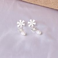New Trend Fashion Wild Ethnic Style Flower Drop Pearl Alloy Earrings main image 5