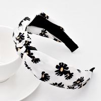 Kleines Gänseblümchen-haarband Korean Fashion Fabric Knotted Pressed Hair Flower Stirnband Großhandel sku image 1