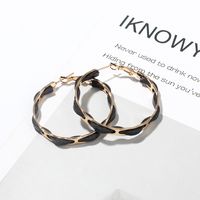 European And American Retro Big Circle Pu Leather Leather Earrings Ins New Elegant Fashion Normcore Style French Big Ear Ring main image 4
