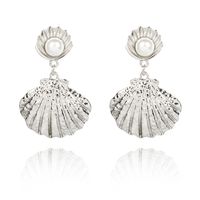 Hot-selling New Fashion Metal Gold-plated Shell Pearl Earrings For Women Wholesale sku image 2