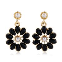 Korean Fashion Sweet Ol Daisy Flower Crystal Earrings sku image 3
